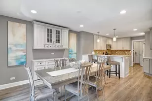 843 Rosebud Ct, Roselle, IL 60172 - Photo 5