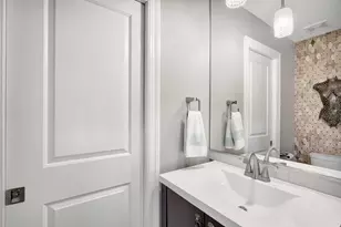 843 Rosebud Ct, Roselle, IL 60172 - Photo 25