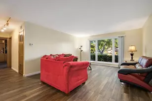 1322 S New Wilke Rd, Arlington Heights, IL 60005 - Photo 7