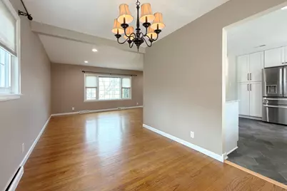 240 Hatlen Avenue, Mount Prospect, IL 60056 - Photo 7