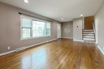 240 Hatlen Avenue, Mount Prospect, IL 60056 - Photo 3