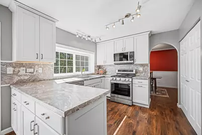 1080 Scarlet Oak Circle, Aurora, IL 60506 - Photo 9