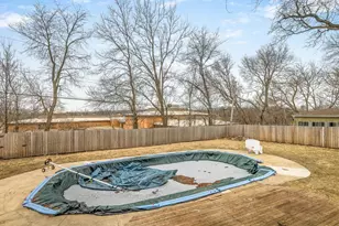 2014 Glenview Rd, Rockford, IL 61107 - Photo 73