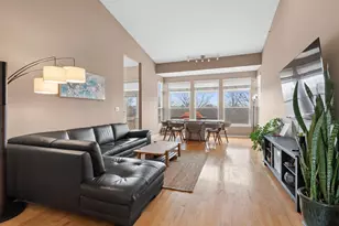 272 Prairie View Ln, Wheeling, IL 60090 - Photo 3