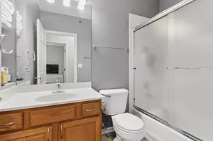 272 Prairie View Ln, Wheeling, IL 60090 - Photo 13