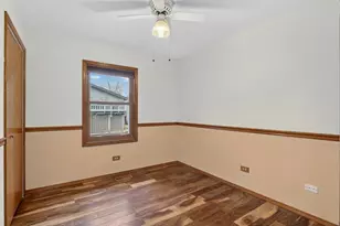 3861 Sutherland Dr, Park City, IL 60085 - Photo 17