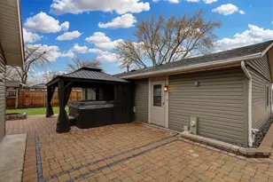 3861 Sutherland Dr, Park City, IL 60085 - Photo 23