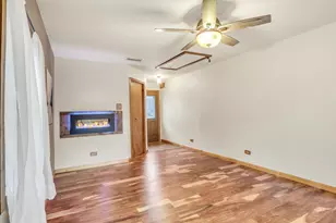 3861 Sutherland Dr, Park City, IL 60085 - Photo 13