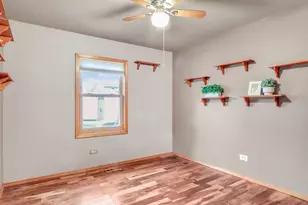 3861 Sutherland Dr, Park City, IL 60085 - Photo 15