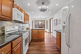 1109 Ponderosa Ct, Darien, IL 60561 - Photo 7