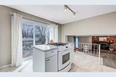 1651 W Goldengate Drive, Addison, IL 60101 - Photo 9