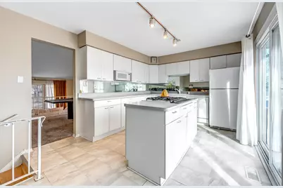 1651 W Goldengate Drive, Addison, IL 60101 - Photo 7