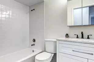 1651 W Goldengate Dr, Addison, IL 60101 - Photo 19