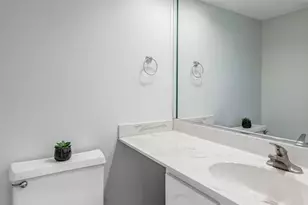 1651 W Goldengate Dr, Addison, IL 60101 - Photo 13