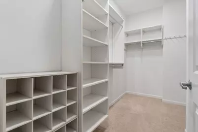 800 W Cornelia Avenue #407, Chicago, IL 60657 - Photo 19