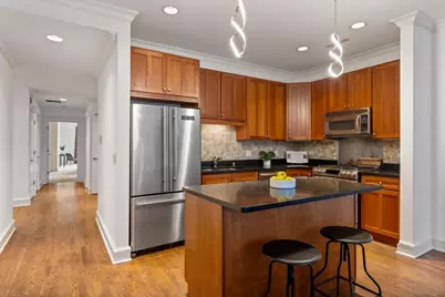 800 W Cornelia Avenue #407, Chicago, IL 60657 - Photo 5