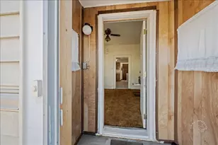 611 Pierce St, Aurora, IL 60505 - Photo 3