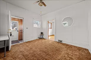 611 Pierce St, Aurora, IL 60505 - Photo 5