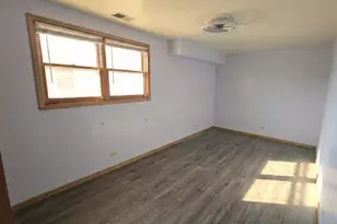 445 W 37th St, Chicago, IL 60609 - Photo 9