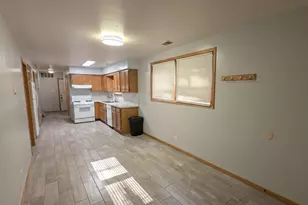 445 W 37th St, Chicago, IL 60609 - Photo 3