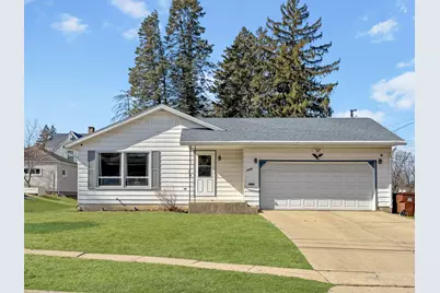 1506 S Walnut Avenue, Freeport, IL 61032 - Photo 1