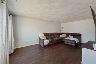 1506 S Walnut Ave, Freeport, IL 61032 - Photo 3