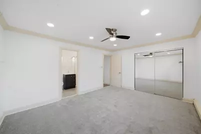 645 Grove Drive #202, Buffalo Grove, IL 60089 - Photo 11