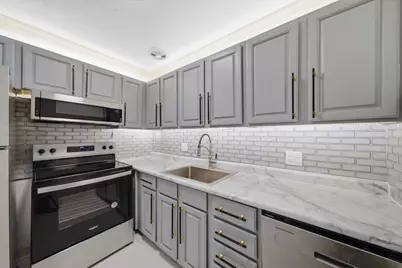 645 Grove Drive #202, Buffalo Grove, IL 60089 - Photo 5