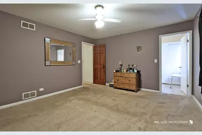 33312 N Lone Rock Road, Grayslake, IL 60030 - Photo 11