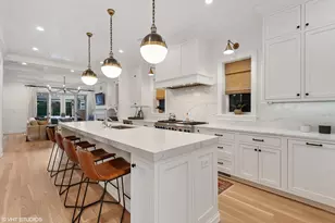 658 W Melrose St, Chicago, IL 60657 - Photo 7