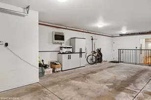 658 W Melrose St, Chicago, IL 60657 - Photo 25