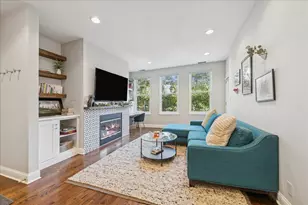 300 W Scott St, Chicago, IL 60610 - Photo 3