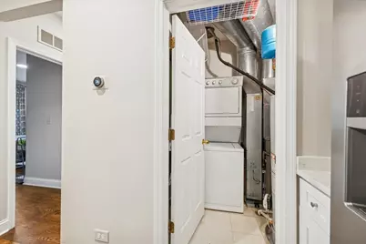 300 W Scott Street #403, Chicago, IL 60610 - Photo 23