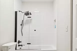 300 W Scott St, Chicago, IL 60610 - Photo 21