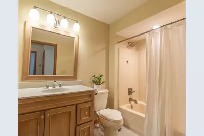 2210 Country Court, Freeport, IL 61032 - Photo 13