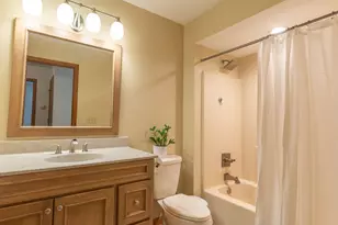 2210 Country Ct, Freeport, IL 61032 - Photo 13