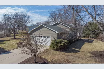 2210 Country Court, Freeport, IL 61032 - Photo 33