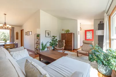 2210 Country Court, Freeport, IL 61032 - Photo 5