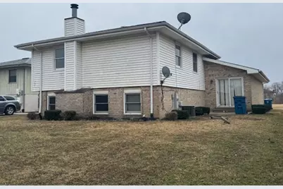 910 E 152nd Place, Phoenix, IL 60426 - Photo 3