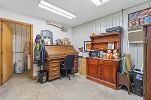 310 Godfrey Ave, Lockport, IL 60441 - Photo 31