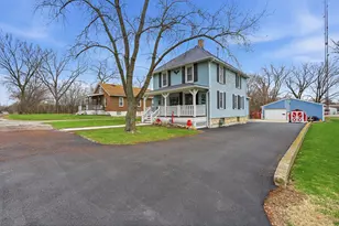310 Godfrey Ave, Lockport, IL 60441 - Photo 1