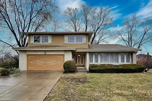 1831 N Rolling Ln, Arlington Heights, IL 60004 - Photo 1