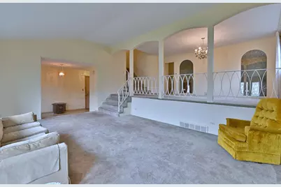 1831 N Rolling Lane, Arlington Heights, IL 60004 - Photo 9