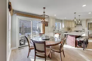 829 Heatherstone Dr, Schaumburg, IL 60173 - Photo 7