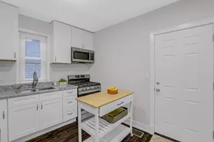 812 S Kilbourn Ave, Chicago, IL 60624 - Photo 3