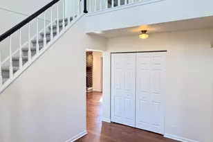 630 Cobblestone Ln, Buffalo Grove, IL 60089 - Photo 7