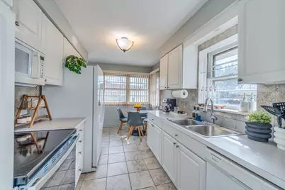 8837 Oketo Avenue, Morton Grove, IL 60053 - Photo 9