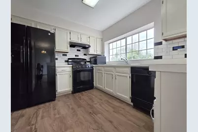 8 E Shag Bark Lane, Streamwood, IL 60107 - Photo 7