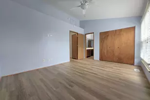 8 E Shag Bark Ln, Streamwood, IL 60107 - Photo 17