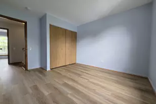 8 E Shag Bark Ln, Streamwood, IL 60107 - Photo 25